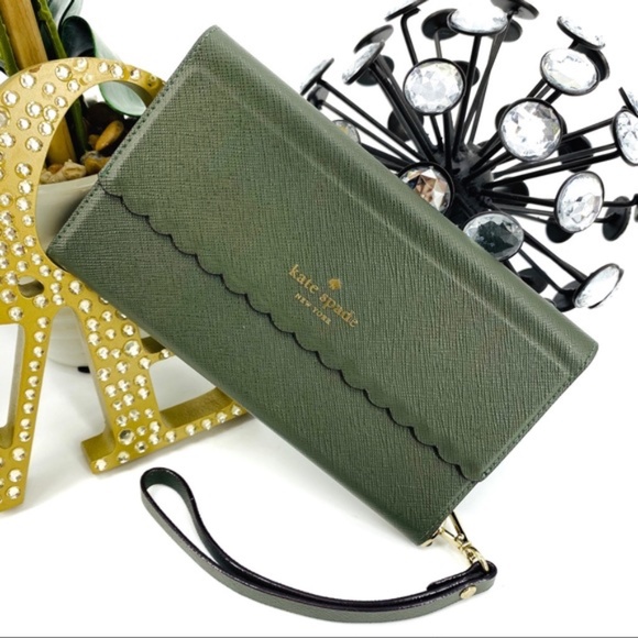kate spade Handbags - Kate Spade Folio iPhone 8 Plus Wallet Case